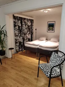 Lakeside apartment - Image 2