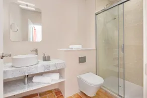 Beaches+Countryside. Chic, Stone Townhome in Medieval Village,Air Conditioning! - Image 4