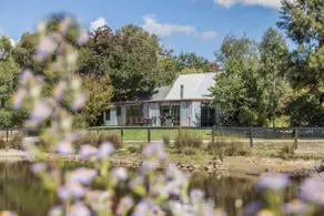 Cottage by the Lake - Image 2
