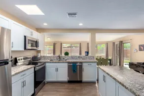 Fully Remodeled near The University and Downtown - Image 4