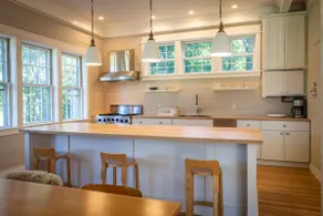 Gorgeous Renovated Barn 20 minutes from Burlington - Image 2