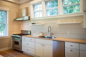Gorgeous Renovated Barn 20 minutes from Burlington - Image 3