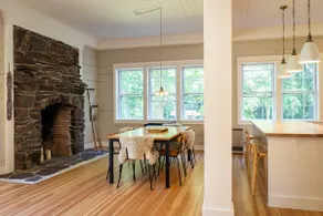 Gorgeous Renovated Barn 20 minutes from Burlington - Image 5