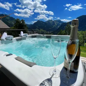 Casa vacacional totalmente equipada con jardín, barbacoa y terraza | Vista panorámica | Junto al esquí - Image 4