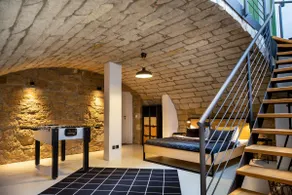 Modern Loft with Sandstone Vaults + Free Parking - Image 4