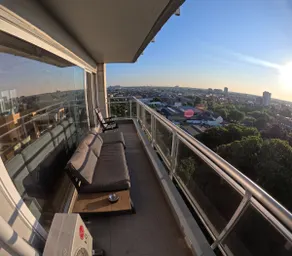 Jacuzzi, cinema, free parking, 6min to city centre - Image 4