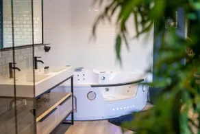 Capsule-time suspended*billiards*jacuzzi-sauna - Image 5