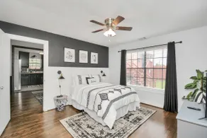 Gated 2BR Hidden Gem| Near Metro to NRG Stadium - Image 4