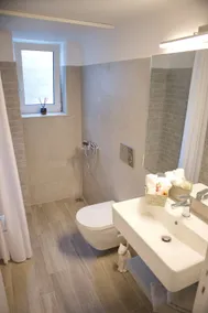 Athensk hus med gårdsplads i Ampelokipoi - Image 4