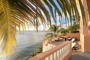 Tropical Oceanfront LucilleVilla Sleeps 6 - Image 3