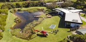 Lakehouse Estate is on 3 acres with private lake - Image 4