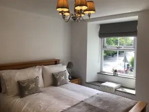 Tastefully Renovated Cottage in a Great Location - Image 2