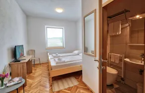 Miklavčič Accommodation – Double Room 5 - Image 3