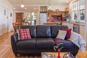 Lucy's Cottage in beautiful Kyneton - Image 2