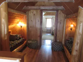 Snowbound True cabin charm - Image 3