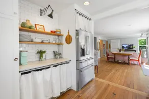 Modern cottage in historic Snoqulamie - Image 5