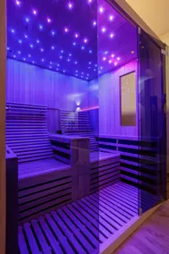 Sunlux Villa (Heated Pool, Jacuzzi, Infrared Sauna) - Image 5