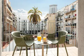 Bright, central, spacious, 2 bedrooms, Balcony, AC - Image 4