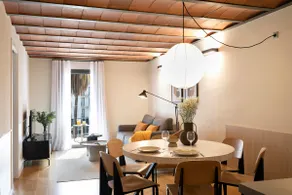 Bright, central, spacious, 2 bedrooms, Balcony, AC - Image 2