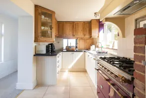 Spring Cottage - Image 2