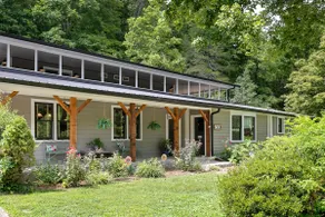 Lyric Lodge & Inn @ GratiDude Ranch sleeps 15 - Image 4