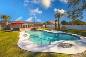 5 Min Universal • Amazing Pool • Huge Yard - Image 3