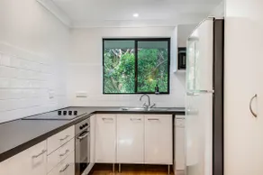 3 / 5-9 Somerset Street - Summer Central - Image 3