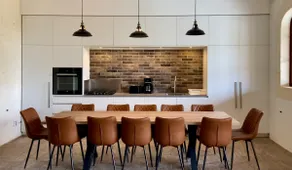 Luxury Villa • Modern Comfort & Traditional Charm - Image 4