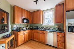 Charming Classic Ladd's/Hawthorne Gem/Sleeps 4 - Image 3