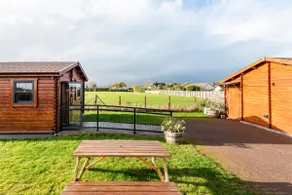Peaceful log cabin nr Ross-on-Wye, Herefordshire - Image 5
