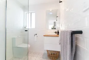 Sanbis Cabin - hidden boutique retreat, sea views - Image 3