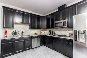 Executive Studio Bed, Bath with Garage (no pets) - Image 4