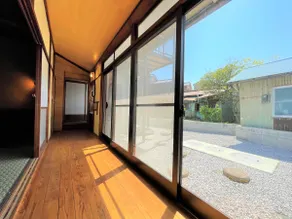 An entire private traditional house with a courtyard where you can have a BBQ, close to Tamamae Shrine on foot - Image 2