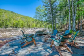 Riverfront Loon Mtn Home - Walk to Ski Lifts - Image 5