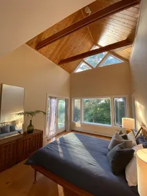 Mid-Century Modern home 5 minute walk to beach - Image 5