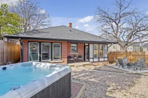 Tudor on Austin Ave - HOT TUB - 5 mins to Silos & McLane Stadium - Image 2