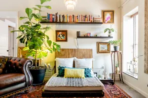 Eclectic & Romantic - Walk to Historic Downtown! - Image 2