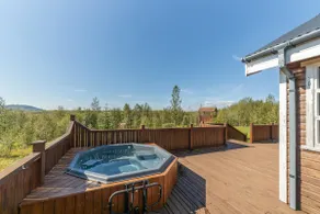 Spacious cottage w/ hot tub in the Golden Circle - Image 3