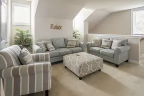 Family-Friendly 4BR Home •2 Living Rooms •Sleeps 8 - Image 4