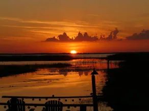 LAKE FRONT Apartment w FREE Kayaking/Canoe - Image 2