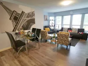 ✺ New renovated Private 2br huge living room suite - Image 2