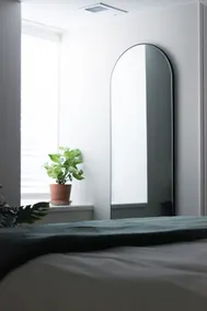 Cute One Bedroom Basement Studio - Image 5