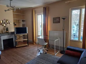 Apartment in a well-located house - Image 3