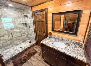 Lakeview Suites - Image 3
