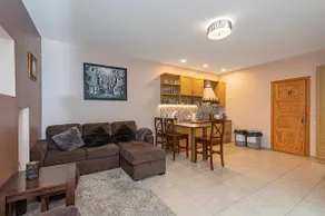 Calm and private ap by Polo Apartments - Image 3