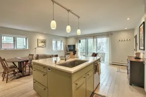 Sunny downtown apartment with Flatiron views - Image 5