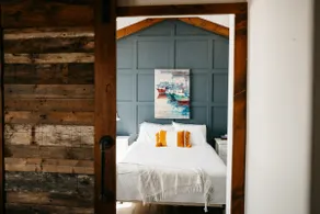 Large renovated beachfront cottage - Image 5