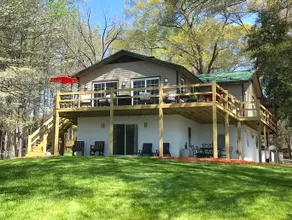 Belmont NC Riverfront 2-Bedroom Garden Suite - Image 4