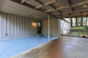 Doraville spacious home convenient to ATL - Image 3