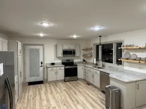 Diamond City Lake House - Image 3